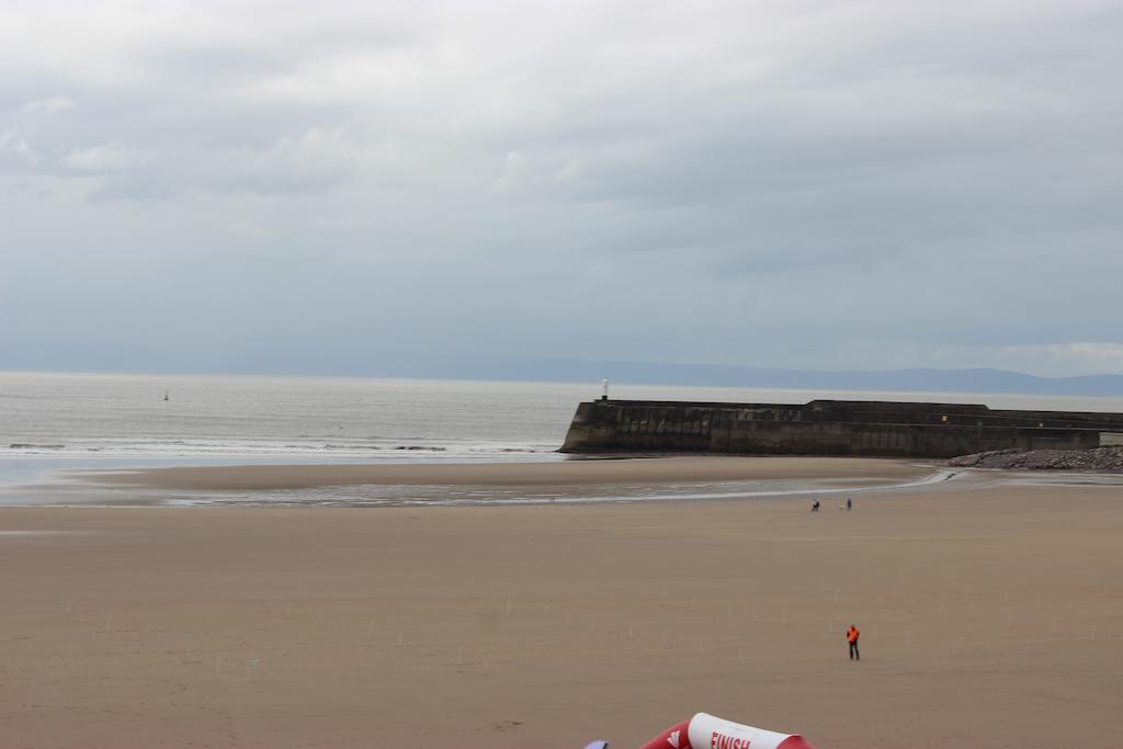 Bayside Guest House Porthcawl Buitenkant foto